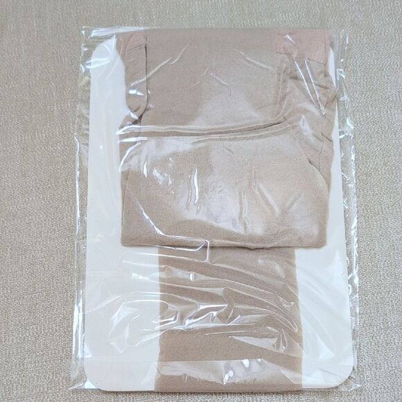 Talbots Silky Sheer Control Top Sandalfoot Pantyhose in Seashell Size C Vintage - Picture 6 of 9
